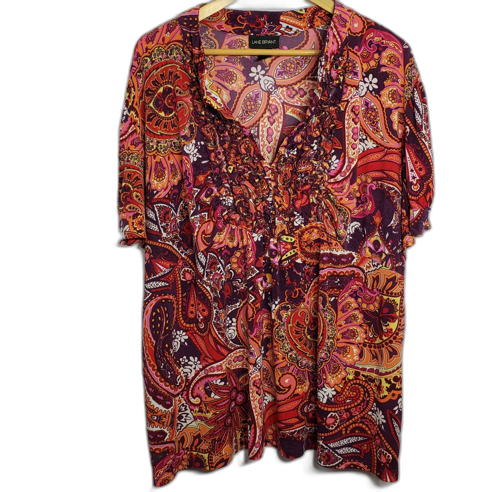Lane Bryant Size 26/28 Ruffled Front V Neck Short Sleeve Paisley Top